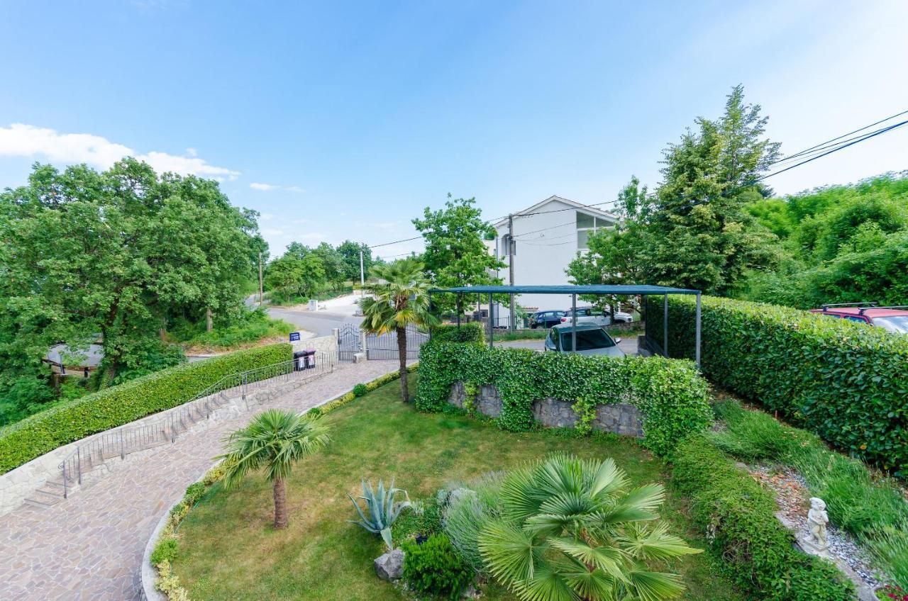 Apartments Marijana Ičići Exterior foto