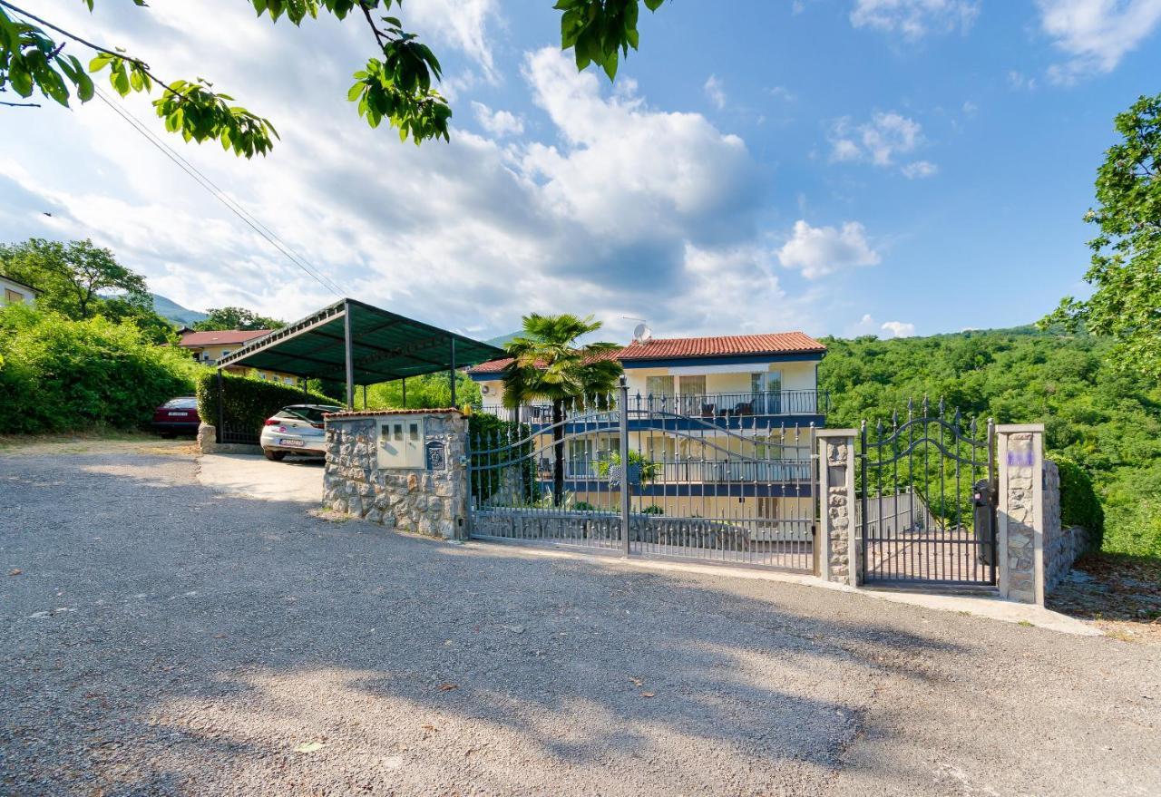 Apartments Marijana Ičići Exterior foto