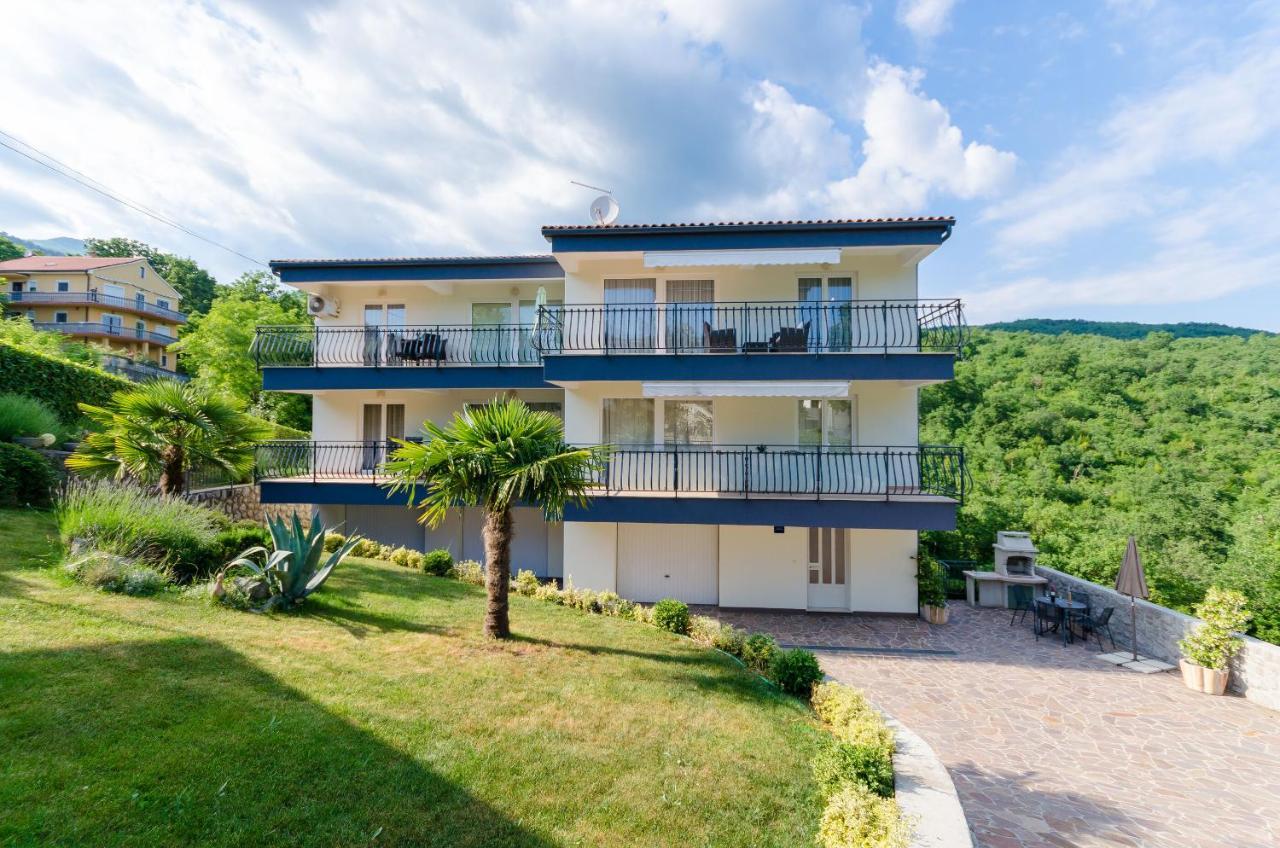 Apartments Marijana Ičići Exterior foto