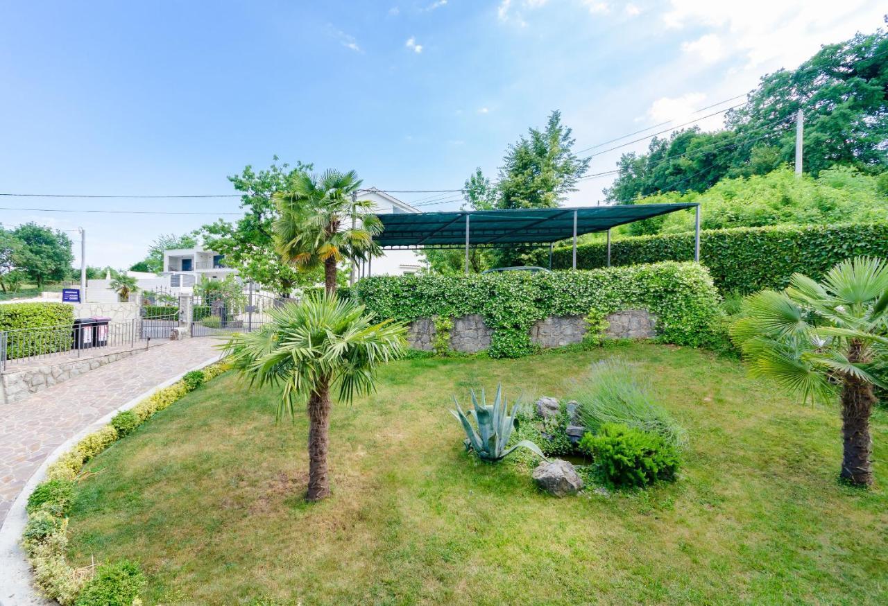 Apartments Marijana Ičići Exterior foto