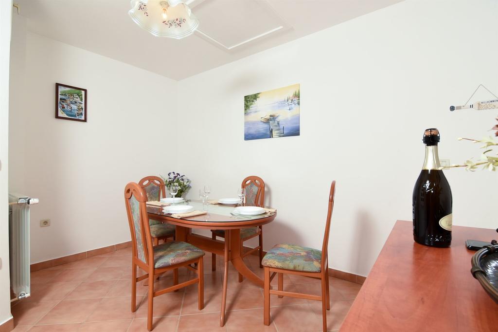 Apartments Marijana Ičići Exterior foto